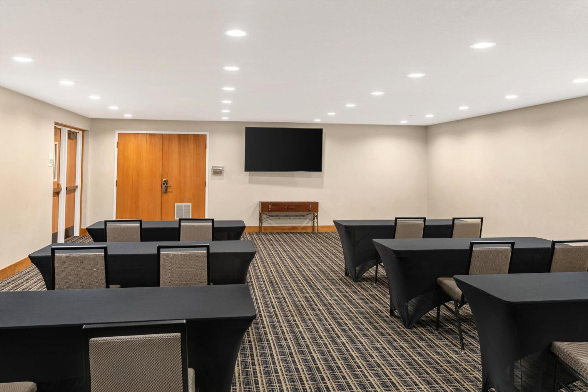 Holiday Inn Express & Suites Hayward By Ihg Eksteriør billede