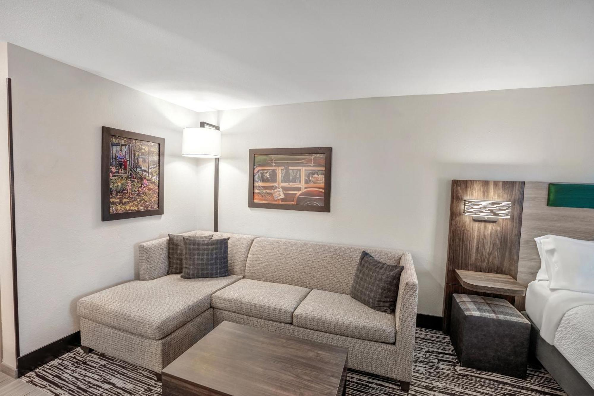 Holiday Inn Express & Suites Hayward By Ihg Eksteriør billede